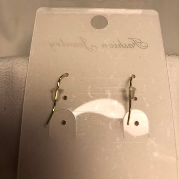 Holiday Hat Earrings - Picture 3 of 6